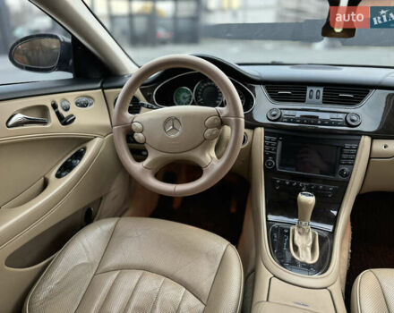 Красный Мерседес ЦЛС-Класс, объемом двигателя 5 л и пробегом 152 тыс. км за 8999 $, фото 43 на Automoto.ua