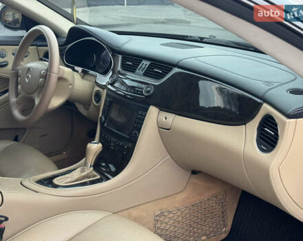 Красный Мерседес ЦЛС-Класс, объемом двигателя 5 л и пробегом 152 тыс. км за 8999 $, фото 46 на Automoto.ua