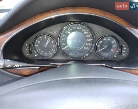 Серый Мерседес ЦЛС-Класс, объемом двигателя 4.97 л и пробегом 240 тыс. км за 10000 $, фото 2 на Automoto.ua