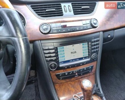 Серый Мерседес ЦЛС-Класс, объемом двигателя 4.97 л и пробегом 240 тыс. км за 10000 $, фото 3 на Automoto.ua