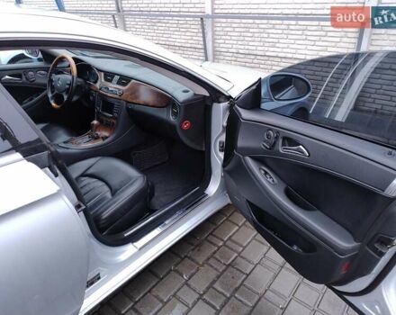 Серый Мерседес ЦЛС-Класс, объемом двигателя 4.97 л и пробегом 240 тыс. км за 10000 $, фото 6 на Automoto.ua