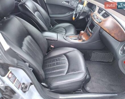 Серый Мерседес ЦЛС-Класс, объемом двигателя 4.97 л и пробегом 240 тыс. км за 10000 $, фото 7 на Automoto.ua