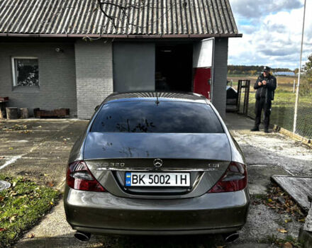 Мерседес ЦЛС-Клас 2006 у Рівному на Automoto.ua Сірий Мерседес ЦЛС-Клас, об'ємом двигуна 2.99 л та пробігом 289 тис. км за 10200 $, фото 3 на Automoto.ua