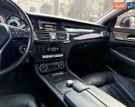 Серый Мерседес ЦЛС-Класс, объемом двигателя 3 л и пробегом 384 тыс. км за 17450 $, фото 20 на Automoto.ua