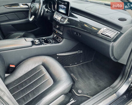 Серый Мерседес ЦЛС-Класс, объемом двигателя 3 л и пробегом 107 тыс. км за 27000 $, фото 21 на Automoto.ua