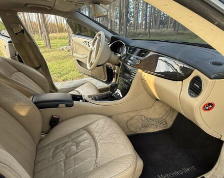 Зелений Мерседес ЦЛС-Клас, об'ємом двигуна 5 л та пробігом 269 тис. км за 10000 $, фото 10 на Automoto.ua