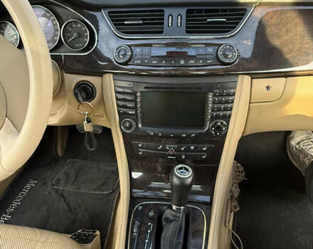 Зелений Мерседес ЦЛС-Клас, об'ємом двигуна 5 л та пробігом 269 тис. км за 10000 $, фото 12 на Automoto.ua