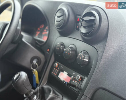 Білий Мерседес Сітан, об'ємом двигуна 1.5 л та пробігом 255 тис. км за 13200 $, фото 32 на Automoto.ua