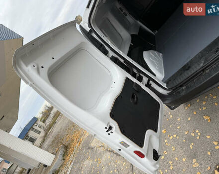 Білий Мерседес Сітан, об'ємом двигуна 1.5 л та пробігом 255 тис. км за 13200 $, фото 44 на Automoto.ua