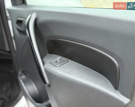 Білий Мерседес Сітан, об'ємом двигуна 1.5 л та пробігом 255 тис. км за 13200 $, фото 39 на Automoto.ua