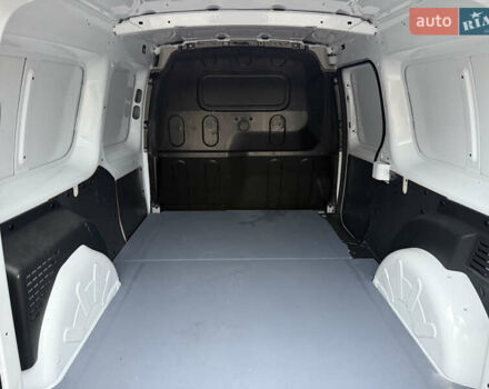 Білий Мерседес Сітан, об'ємом двигуна 1.5 л та пробігом 255 тис. км за 13200 $, фото 7 на Automoto.ua