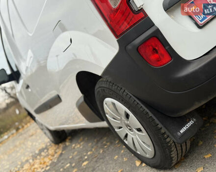 Білий Мерседес Сітан, об'ємом двигуна 1.5 л та пробігом 255 тис. км за 13200 $, фото 15 на Automoto.ua