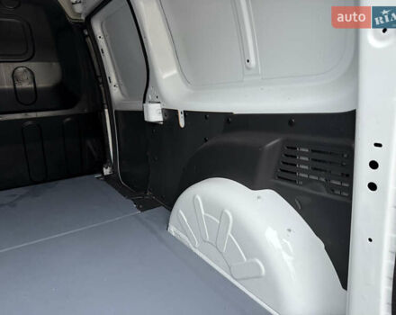 Білий Мерседес Сітан, об'ємом двигуна 1.5 л та пробігом 255 тис. км за 13200 $, фото 41 на Automoto.ua