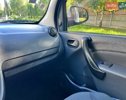 Білий Мерседес Сітан, об'ємом двигуна 1.46 л та пробігом 218 тис. км за 10850 $, фото 39 на Automoto.ua