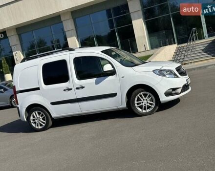 Білий Мерседес Сітан, об'ємом двигуна 1.46 л та пробігом 200 тис. км за 9300 $, фото 1 на Automoto.ua