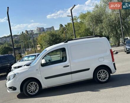 Білий Мерседес Сітан, об'ємом двигуна 1.46 л та пробігом 200 тис. км за 9300 $, фото 15 на Automoto.ua