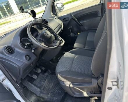 Білий Мерседес Сітан, об'ємом двигуна 1.46 л та пробігом 200 тис. км за 9300 $, фото 29 на Automoto.ua
