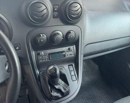 Белый Мерседес Ситан, объемом двигателя 1.46 л и пробегом 160 тыс. км за 11500 $, фото 7 на Automoto.ua