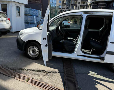 Белый Мерседес Ситан, объемом двигателя 1.46 л и пробегом 160 тыс. км за 11500 $, фото 3 на Automoto.ua