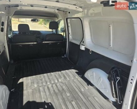 Белый Мерседес Ситан, объемом двигателя 1.46 л и пробегом 144 тыс. км за 14700 $, фото 2 на Automoto.ua