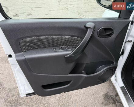 Белый Мерседес Ситан, объемом двигателя 1.5 л и пробегом 127 тыс. км за 13999 $, фото 62 на Automoto.ua