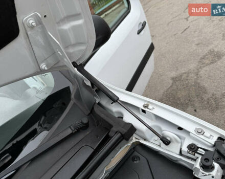 Белый Мерседес Ситан, объемом двигателя 1.5 л и пробегом 127 тыс. км за 13999 $, фото 108 на Automoto.ua