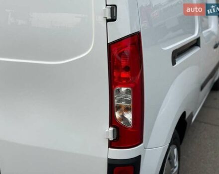 Белый Мерседес Ситан, объемом двигателя 1.5 л и пробегом 157 тыс. км за 11700 $, фото 38 на Automoto.ua