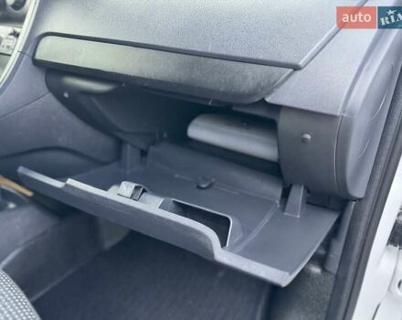 Белый Мерседес Ситан, объемом двигателя 1.5 л и пробегом 157 тыс. км за 11700 $, фото 17 на Automoto.ua