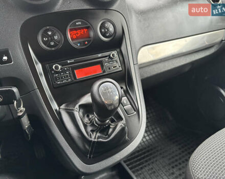 Чорний Мерседес Сітан, об'ємом двигуна 1.46 л та пробігом 135 тис. км за 12900 $, фото 39 на Automoto.ua