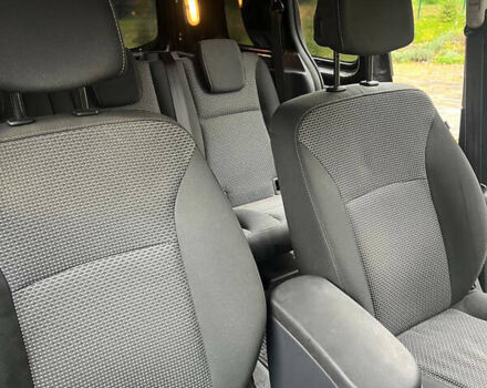 Чорний Мерседес Сітан, об'ємом двигуна 1.46 л та пробігом 242 тис. км за 10300 $, фото 13 на Automoto.ua