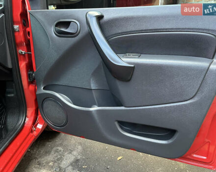 Червоний Мерседес Сітан, об'ємом двигуна 1.46 л та пробігом 280 тис. км за 7200 $, фото 17 на Automoto.ua