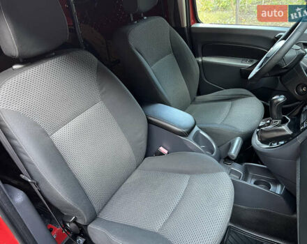 Червоний Мерседес Сітан, об'ємом двигуна 1.46 л та пробігом 280 тис. км за 7200 $, фото 16 на Automoto.ua