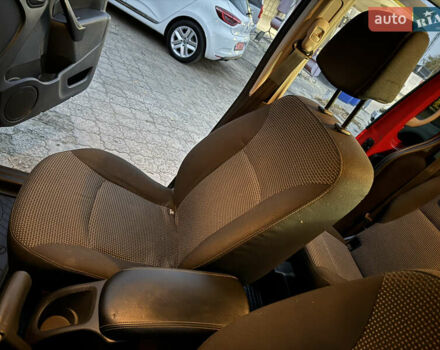 Красный Мерседес Ситан, объемом двигателя 1.5 л и пробегом 187 тыс. км за 11599 $, фото 35 на Automoto.ua