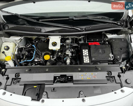 Серый Мерседес Ситан, объемом двигателя 1.46 л и пробегом 190 тыс. км за 15550 $, фото 44 на Automoto.ua