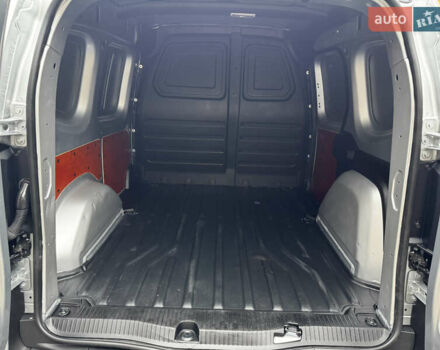 Серый Мерседес Ситан, объемом двигателя 1.46 л и пробегом 190 тыс. км за 15550 $, фото 39 на Automoto.ua