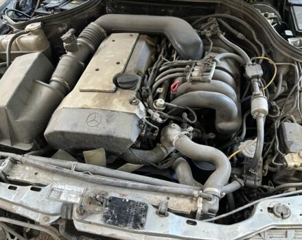 Мерседес Купе, объемом двигателя 3.2 л и пробегом 300 тыс. км за 1000 $, фото 5 на Automoto.ua