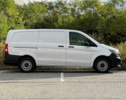 Білий Мерседес Інша, об'ємом двигуна 2 л та пробігом 24 тис. км за 19000 $, фото 3 на Automoto.ua