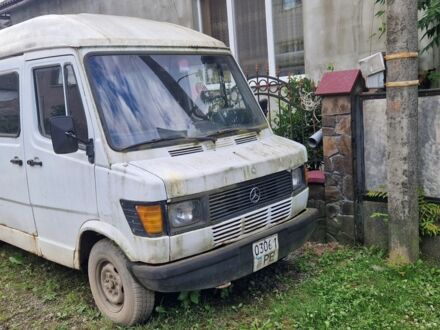 Мерседес Інша 1982 у Великом Березном на Automoto.ua Білий Мерседес Інша, об'ємом двигуна 2.4 л та пробігом 900 тис. км за 1198 $, фото 1 на Automoto.ua