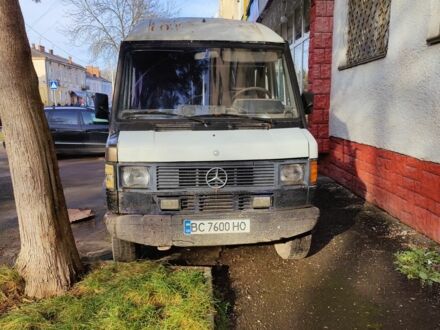 Белый Мерседес Другая, объемом двигателя 2.3 л и пробегом 400 тыс. км за 1000 $, фото 1 на Automoto.ua