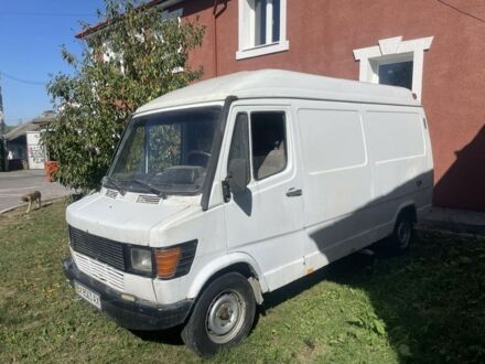 Белый Мерседес Другая, объемом двигателя 2.3 л и пробегом 300 тыс. км за 500 $, фото 1 на Automoto.ua