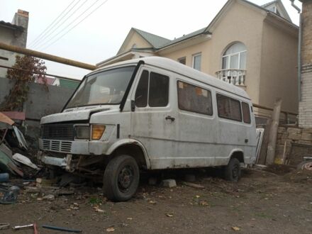 Белый Мерседес Другая, объемом двигателя 2 л и пробегом 250 тыс. км за 400 $, фото 1 на Automoto.ua