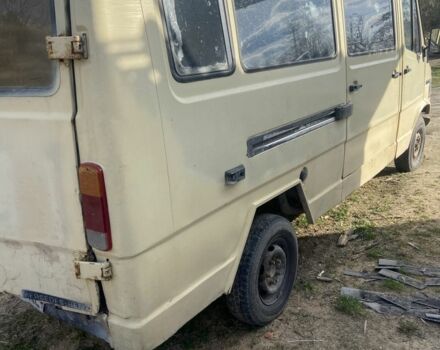 Бежевый Мерседес Другая, объемом двигателя 2.3 л и пробегом 452 тыс. км за 1500 $, фото 5 на Automoto.ua