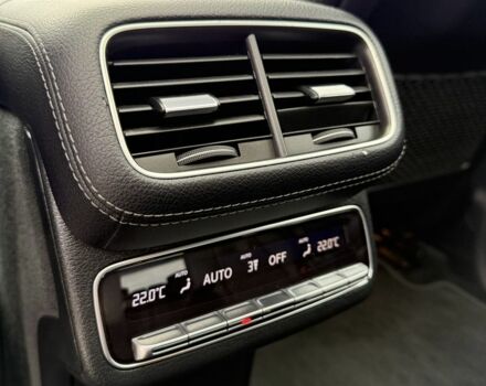 Чорний Мерседес Інша, об'ємом двигуна 3 л та пробігом 146 тис. км за 72012 $, фото 20 на Automoto.ua