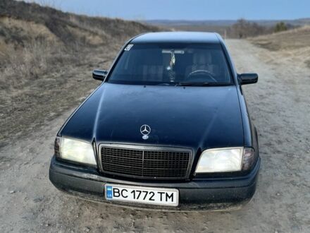 Мерседес Інша 1994 у Перемышлянах на Automoto.ua Чорний Мерседес Інша, об'ємом двигуна 2 л та пробігом 325 тис. км за 2650 $, фото 1 на Automoto.ua