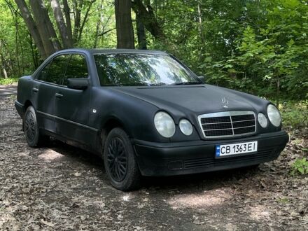 Мерседес Інша 1998 у Чернігові на Automoto.ua Чорний Мерседес Інша, об'ємом двигуна 2.8 л та пробігом 333 тис. км за 2800 $, фото 1 на Automoto.ua