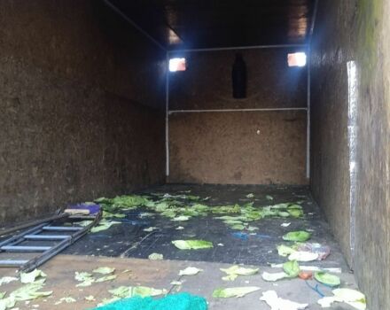 Красный Мерседес Другая, объемом двигателя 6 л и пробегом 600 тыс. км за 9500 $, фото 2 на Automoto.ua