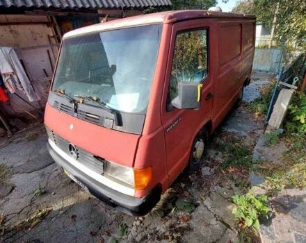 Красный Мерседес Другая, объемом двигателя 2.4 л и пробегом 201 тыс. км за 1899 $, фото 2 на Automoto.ua