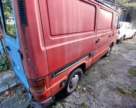 Красный Мерседес Другая, объемом двигателя 2.4 л и пробегом 201 тыс. км за 1899 $, фото 4 на Automoto.ua