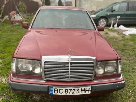 Красный Мерседес Другая, объемом двигателя 3 л и пробегом 300 тыс. км за 2000 $, фото 1 на Automoto.ua