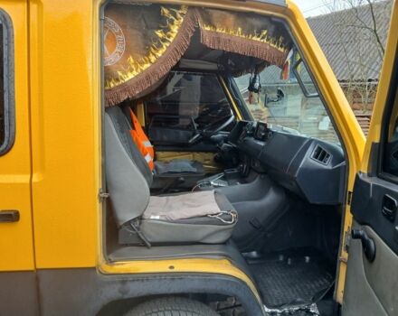 Жовтий Мерседес Інша, об'ємом двигуна 2.4 л та пробігом 333 тис. км за 5000 $, фото 5 на Automoto.ua